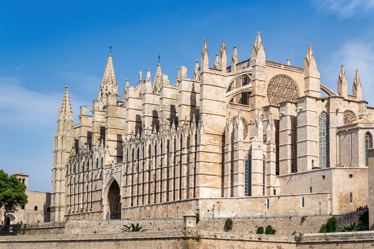 cathedral palma holidays vacaciones mallorca can bonico