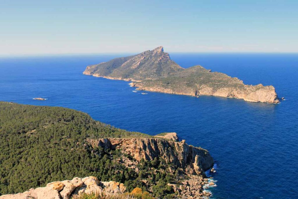 blog hotel can bonico ses salines CA’N BONICO_ Mallorca’s legends and mysteries_ stories to inspire your next - Dragonera island dragones