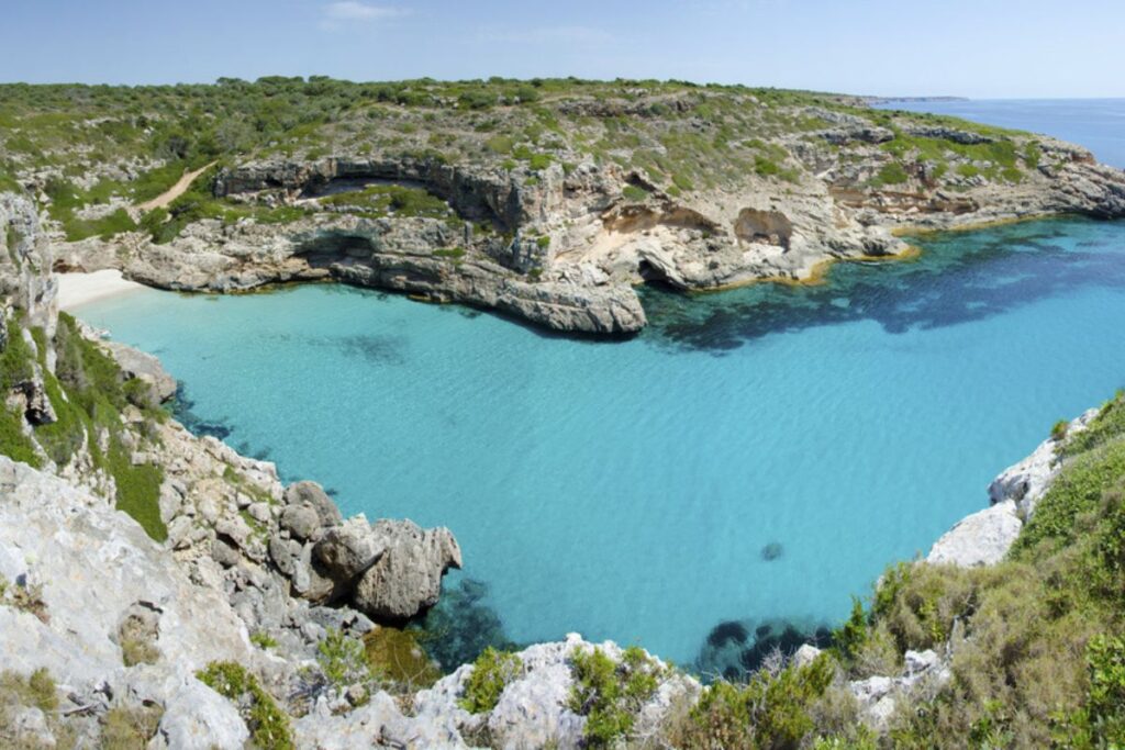 Blog hotel can bonico ses salines Mallorca - Mallorca's coastal caves exploring hidden gems by the sea - Cala des Marmols