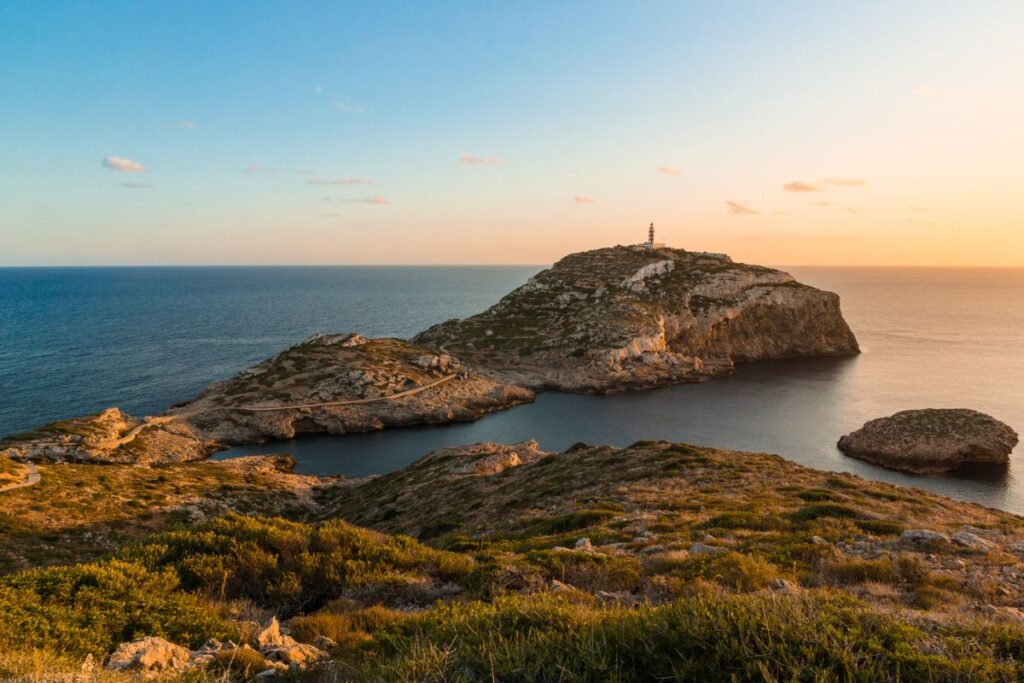 Blog hotel can bonico ses salines Mallorca - Mallorca's coastal caves_ exploring hidden gems by the sea - Cabrera