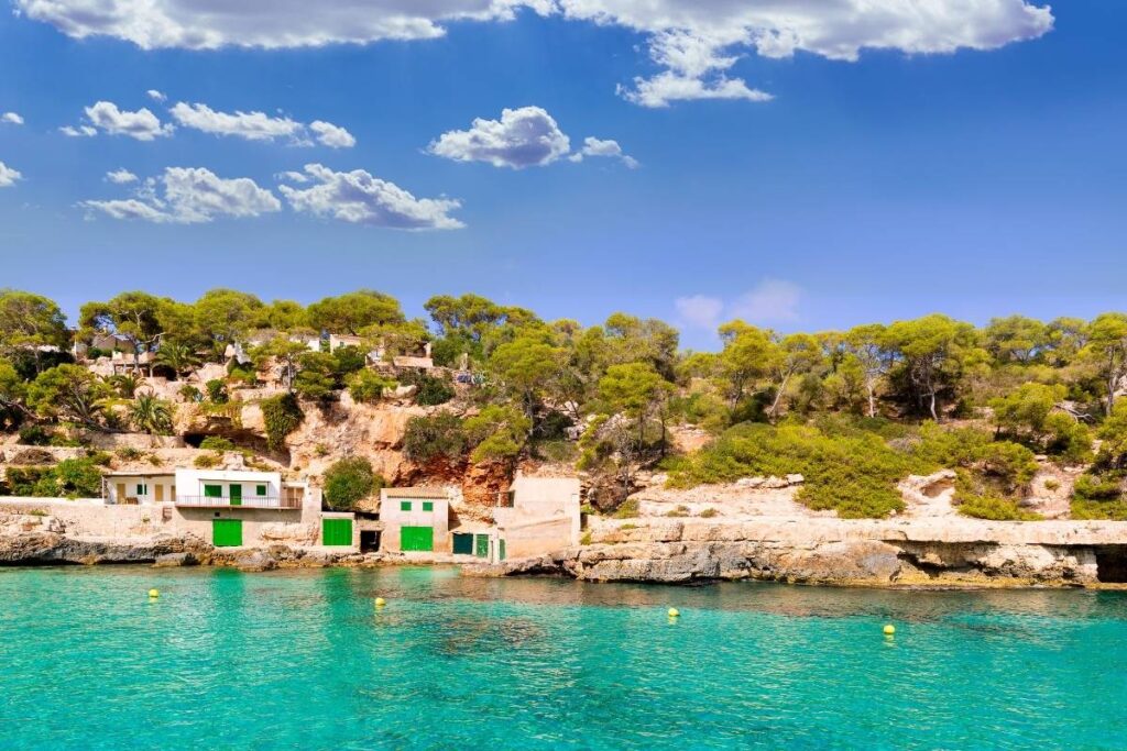 Blog hotel can bonico ses salines Mallorca - Top 5 playas para visitar en familia en Mallorca - Cala Llombards